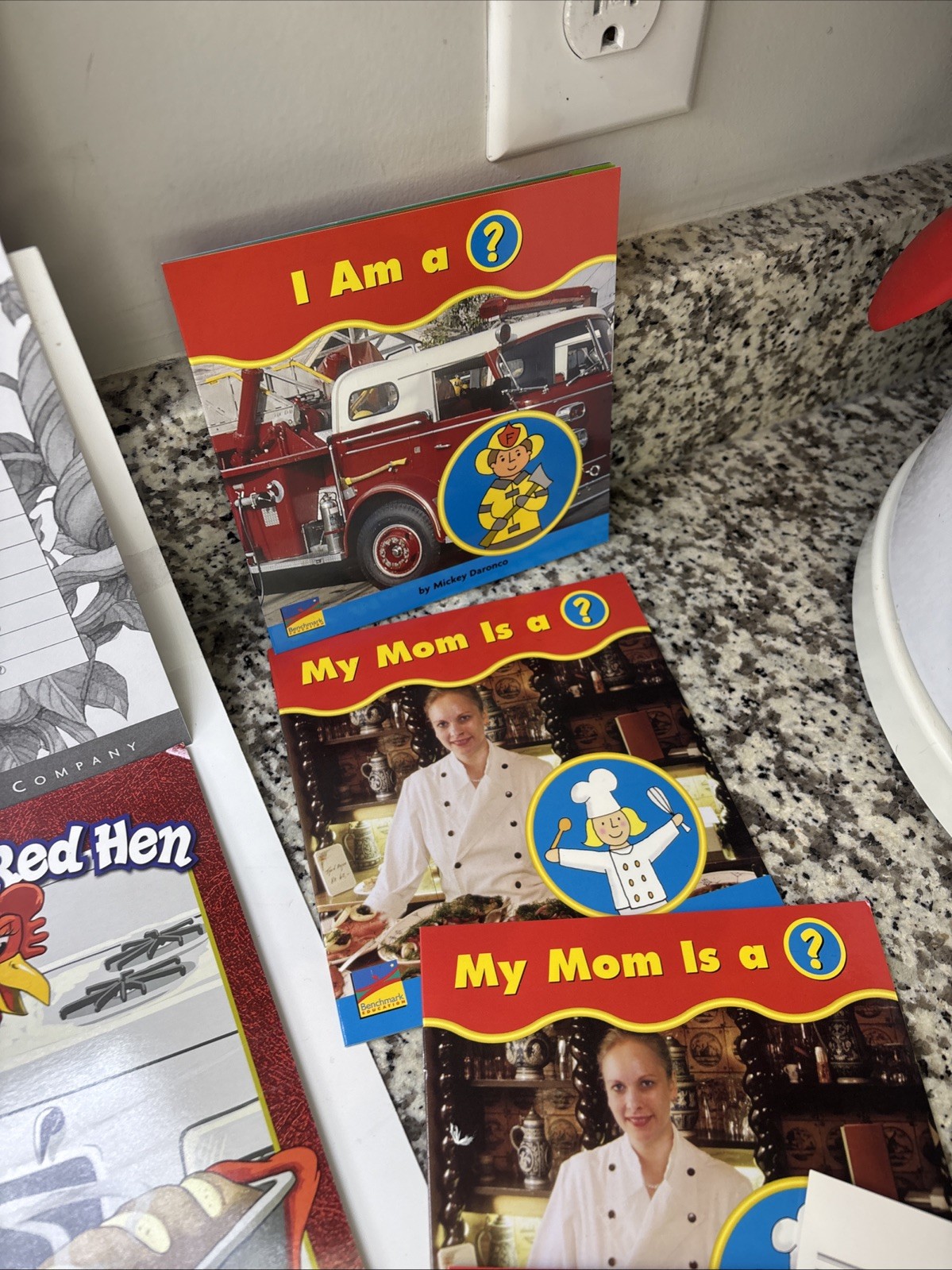 Mixed Lot Of Benchmark Education THE LITTLE RED HEN TEACHER’S RESOURCE SYSTEM