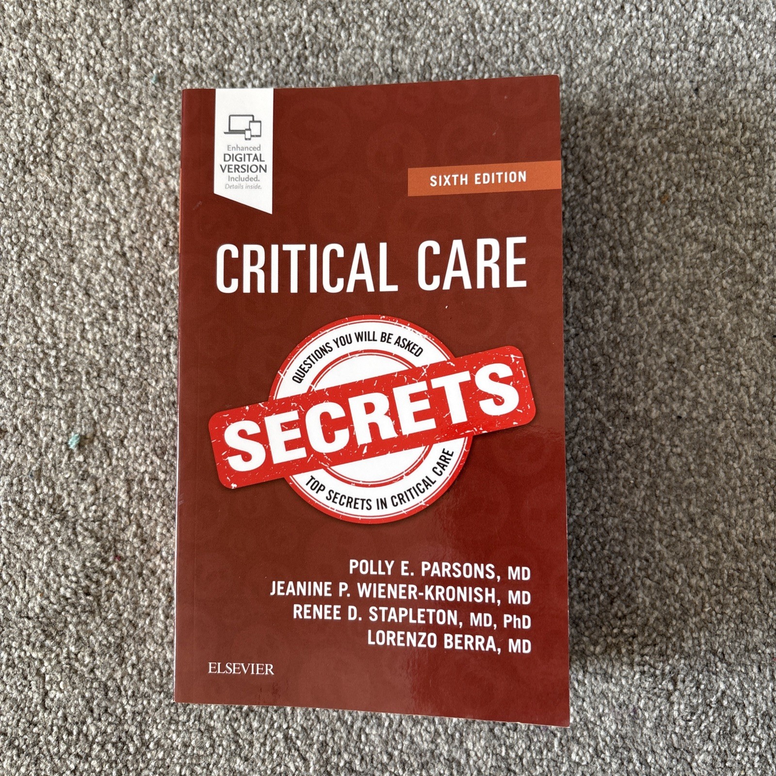 Secrets Ser.: Critical Care Secrets by Renee D. Stapleton(2018)