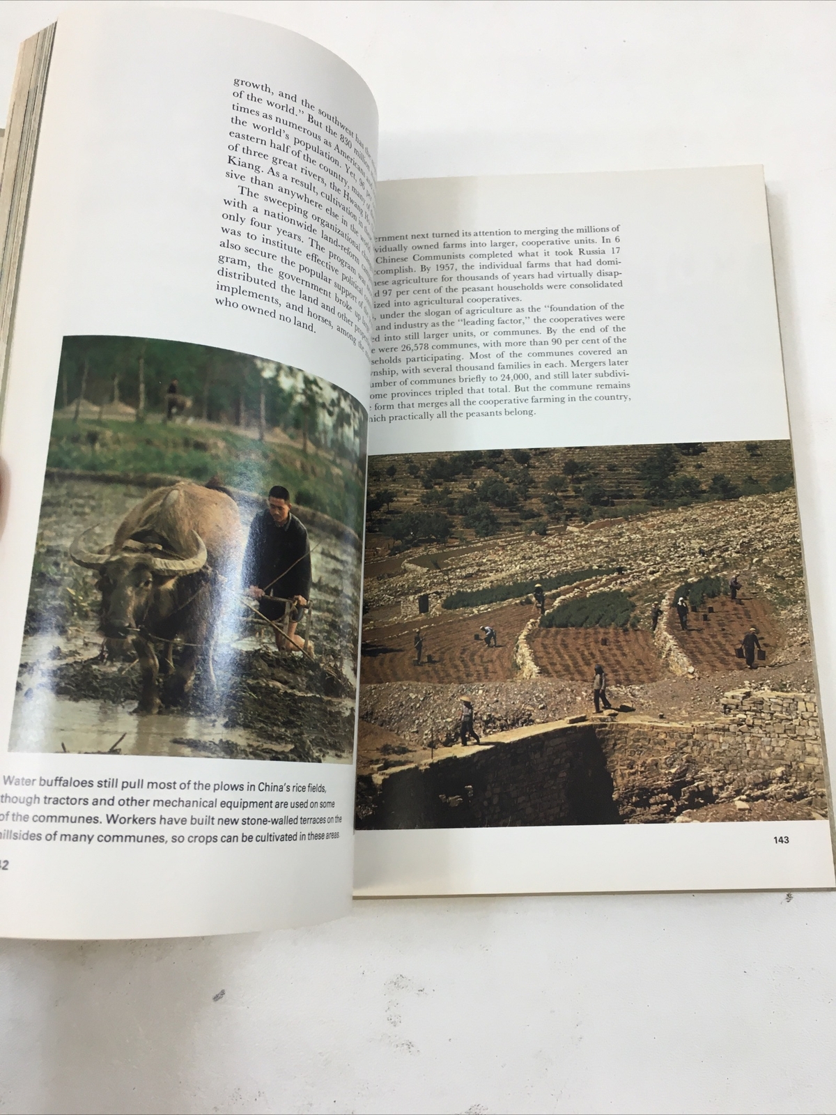 The World Book Year Book 1975 – Field Enterprises (Hardcover, 1975)