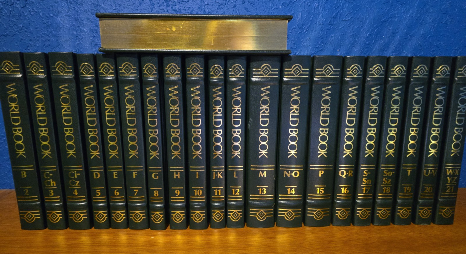 1994 World Book Encyclopedia Set Vol 1-22 Complete Set Green with Gold Accent