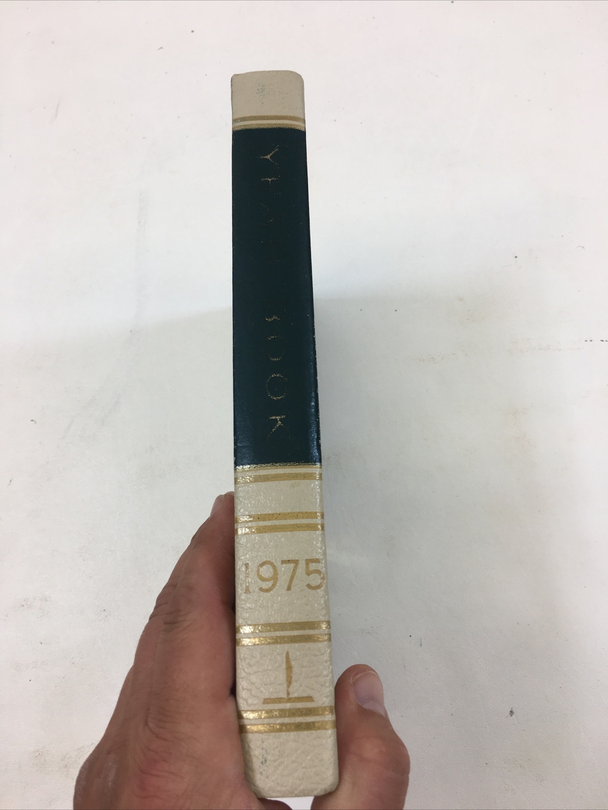 The World Book Year Book 1975 – Field Enterprises (Hardcover, 1975)
