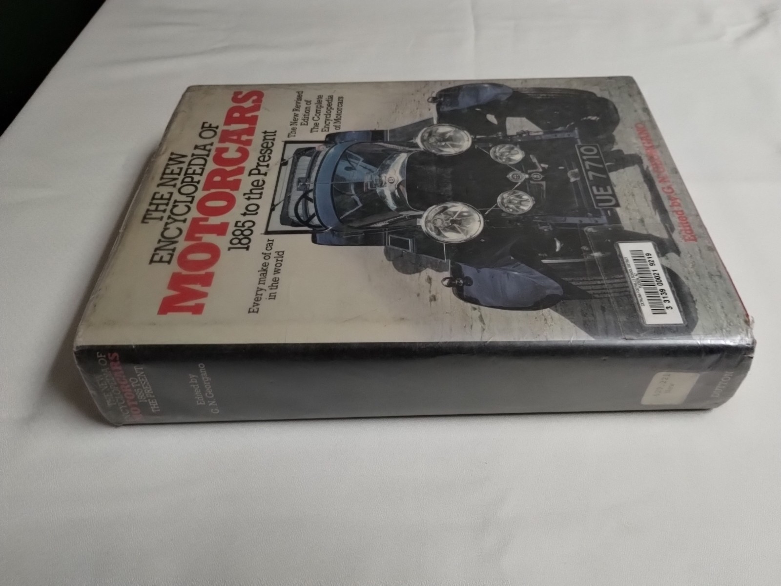 New Encyclopedia of Motorcars Hardcover 1885 to the Present Georgano 1982 VTG DJ