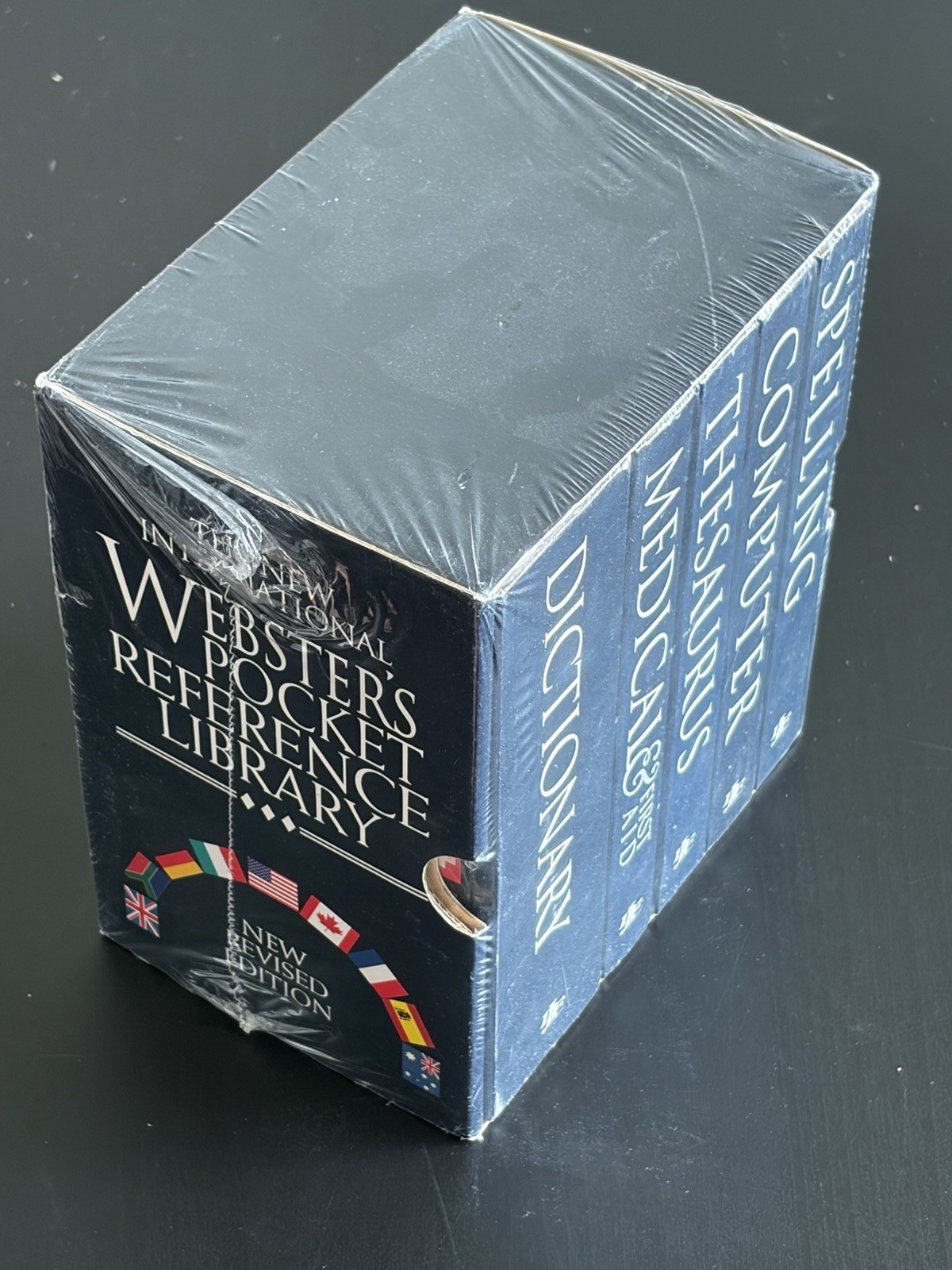 Websters New Pocket Reference Library First Aid Dictionary Thesaurus 5 Book Set