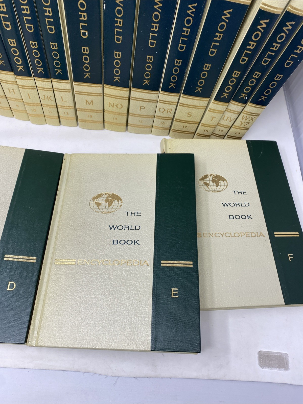 🌎Vtg World Book Encyclopedia 1965 Set Volumes 1-20