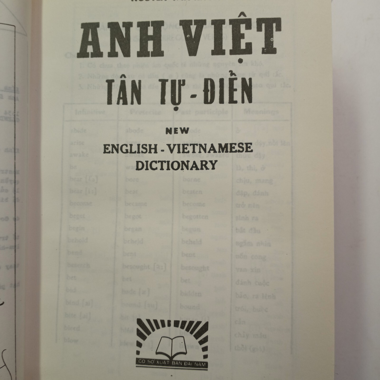 ANH-VIET Tan Tu-Dien New English-Vietnamese Dictionary Nguyen Van Khon